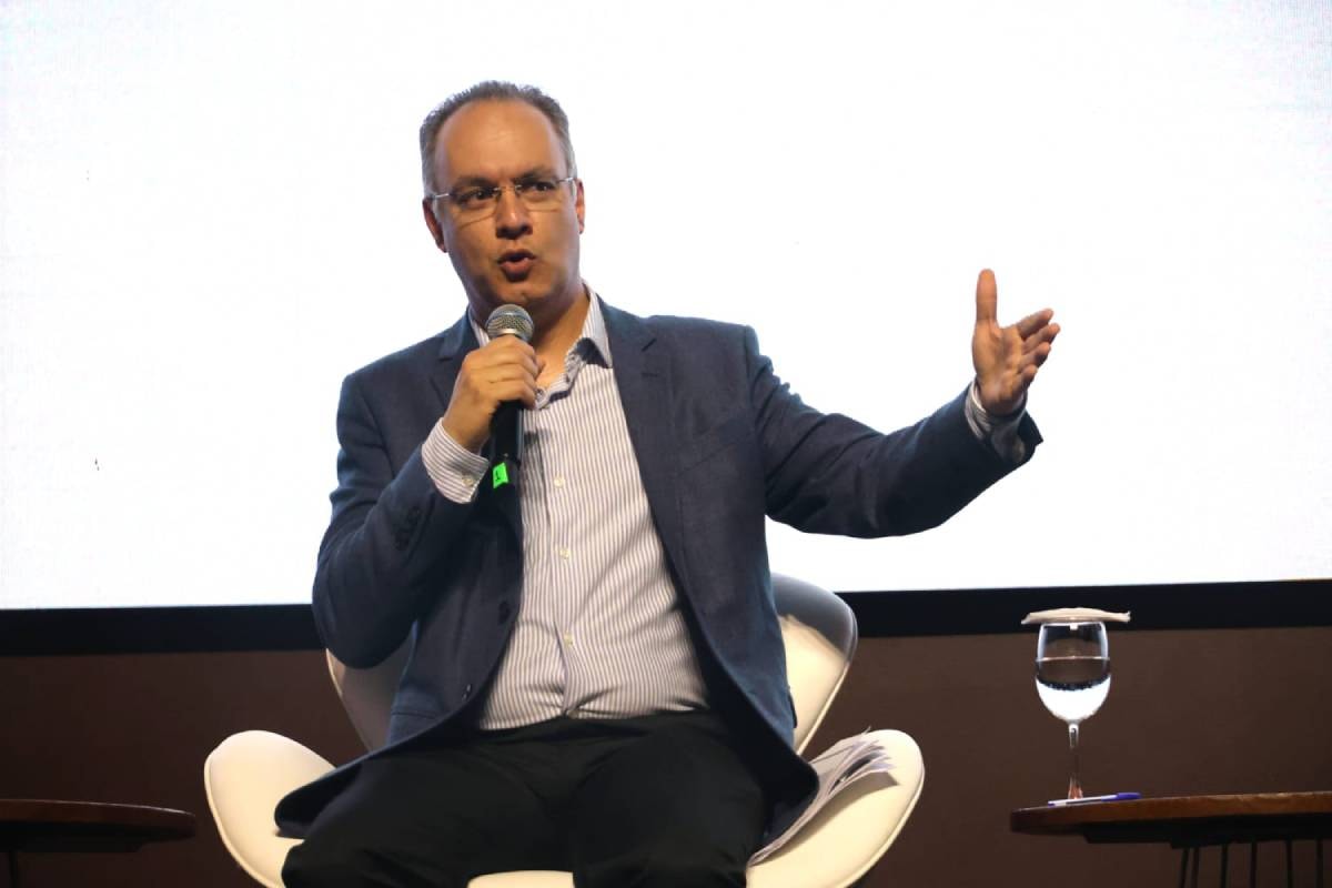 Políticas públicas devem priorizar a formação de professores