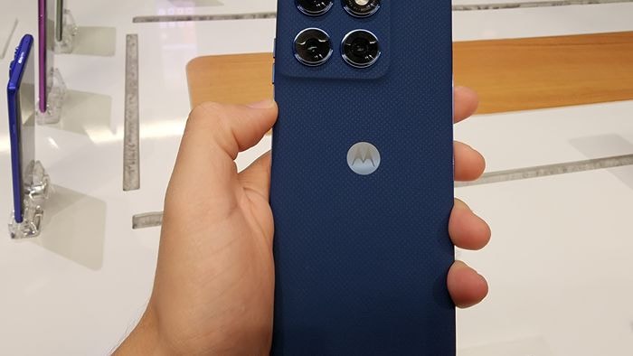 Queima de estoque: Motorola Edge 60 despenca para R$ 1.712 com Pix e cupom