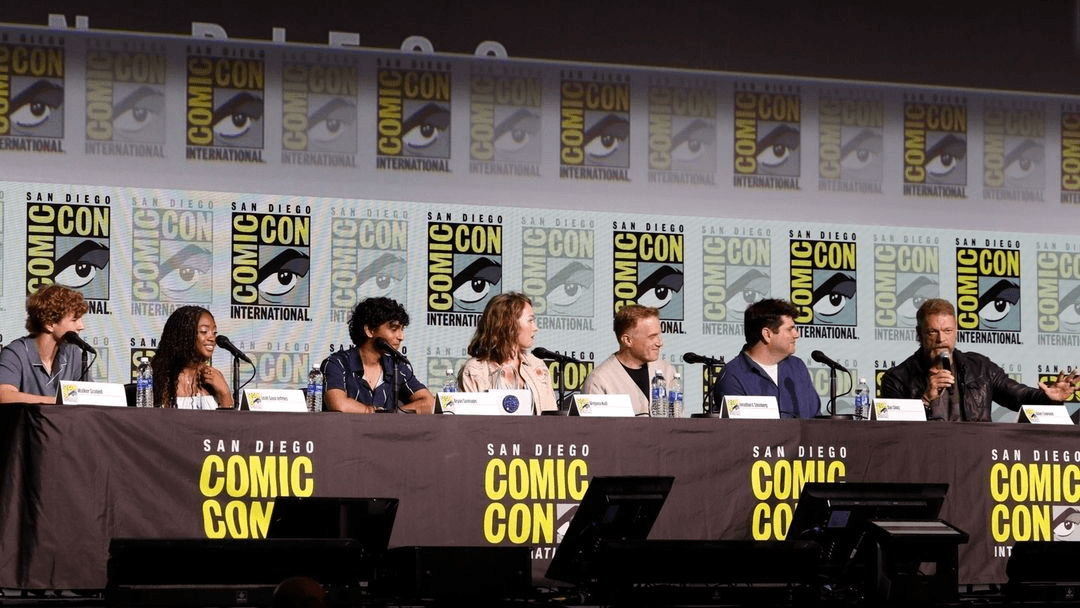 Comic-Con: Johnny Depp assusta ao surgir como Ebenezer em novo filme; veja
