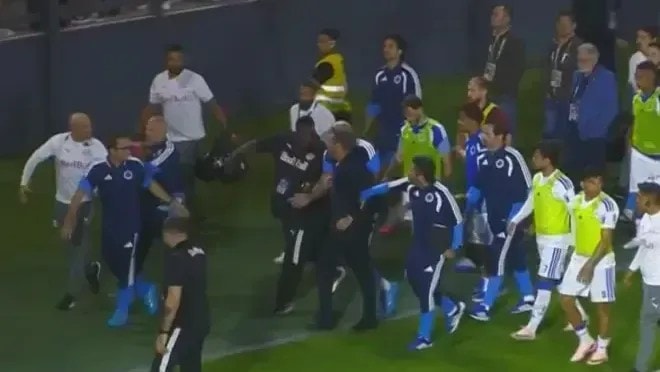Red Bull Bragantino encerra jejum, bate o Cruzeiro e abre distância do Z4