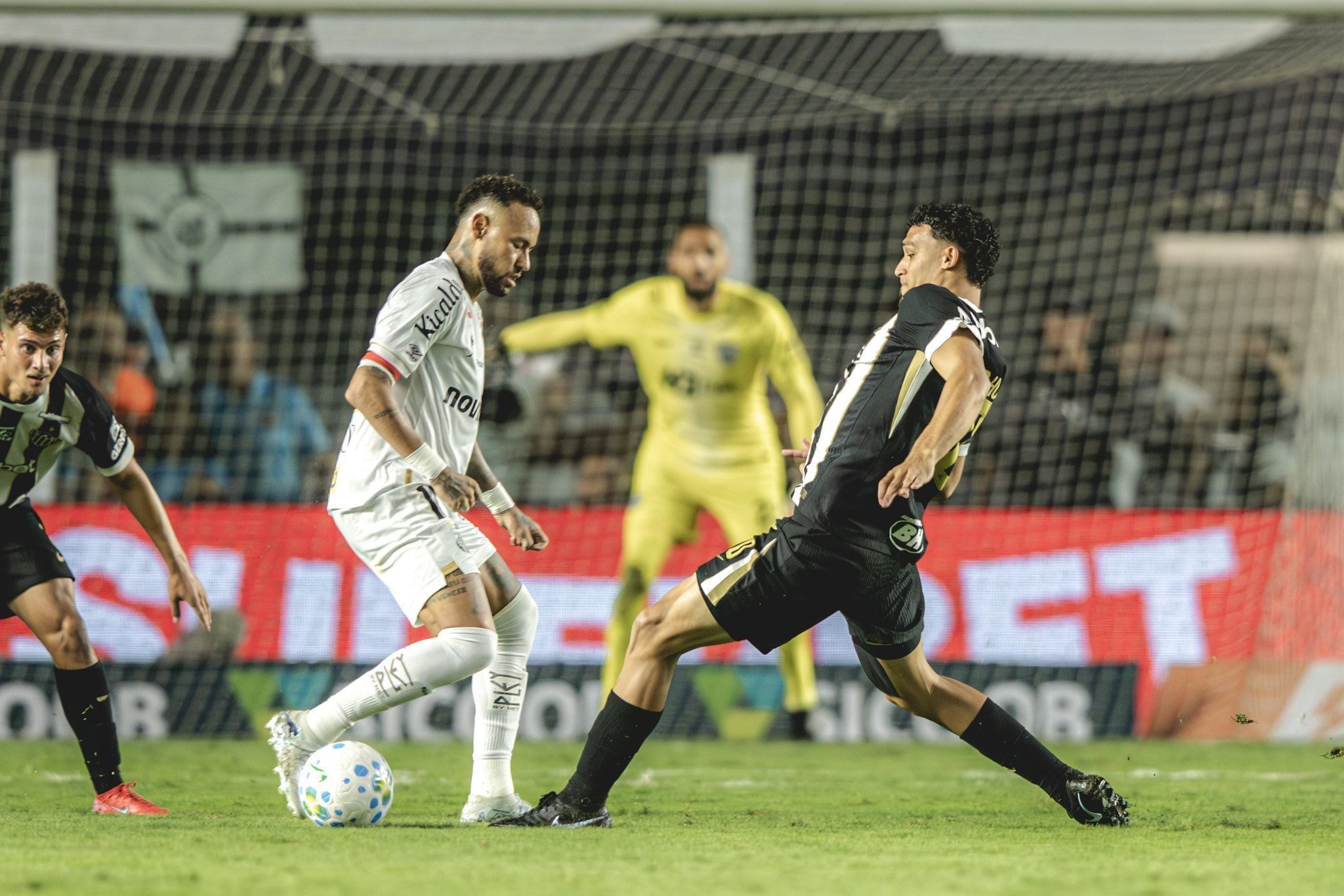 Athletico x Chapecoense: escalaçoes e onde assistir ao jogo do Brasileirão