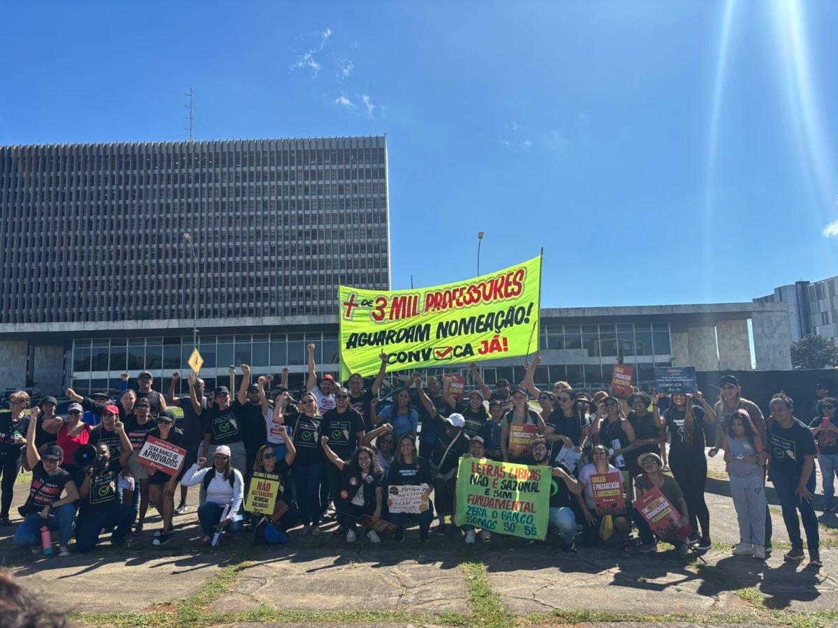 Professores fazem paralisação e GDF abre negociação com categoria