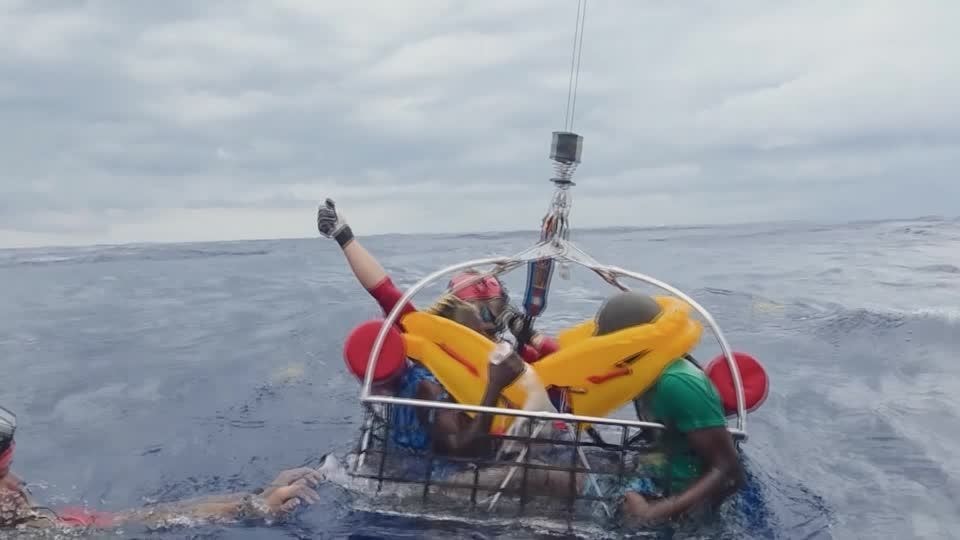 Caça dos EUA cai em base militar de San Diego, Califórnia