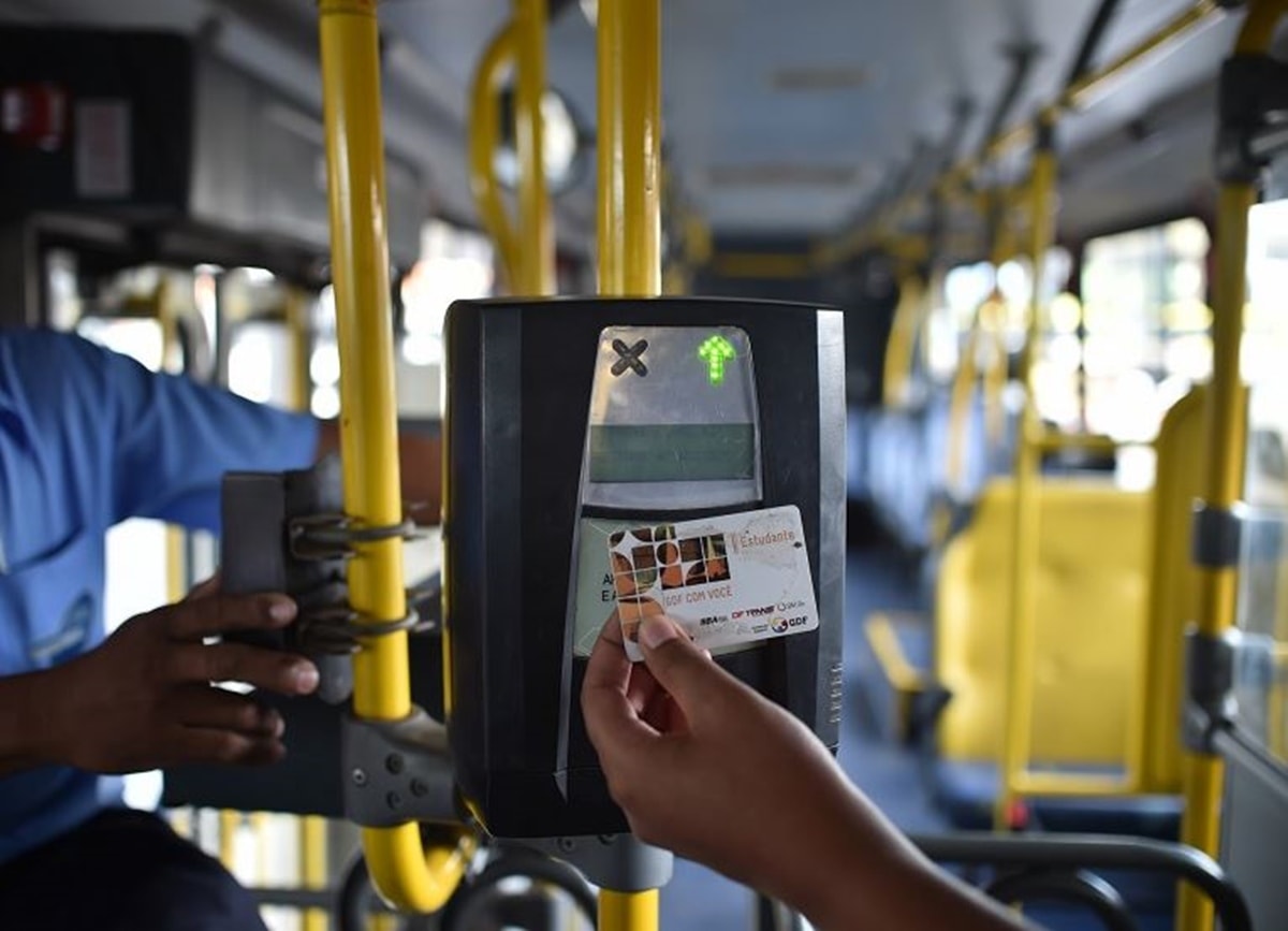 Nº de passageiros no transporte público sobe 70% aos domingos com o Vai de Graça no DF