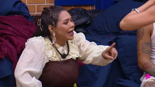 Enquete A Fazenda 18: Darlin dispara e humilha aliadas em votação