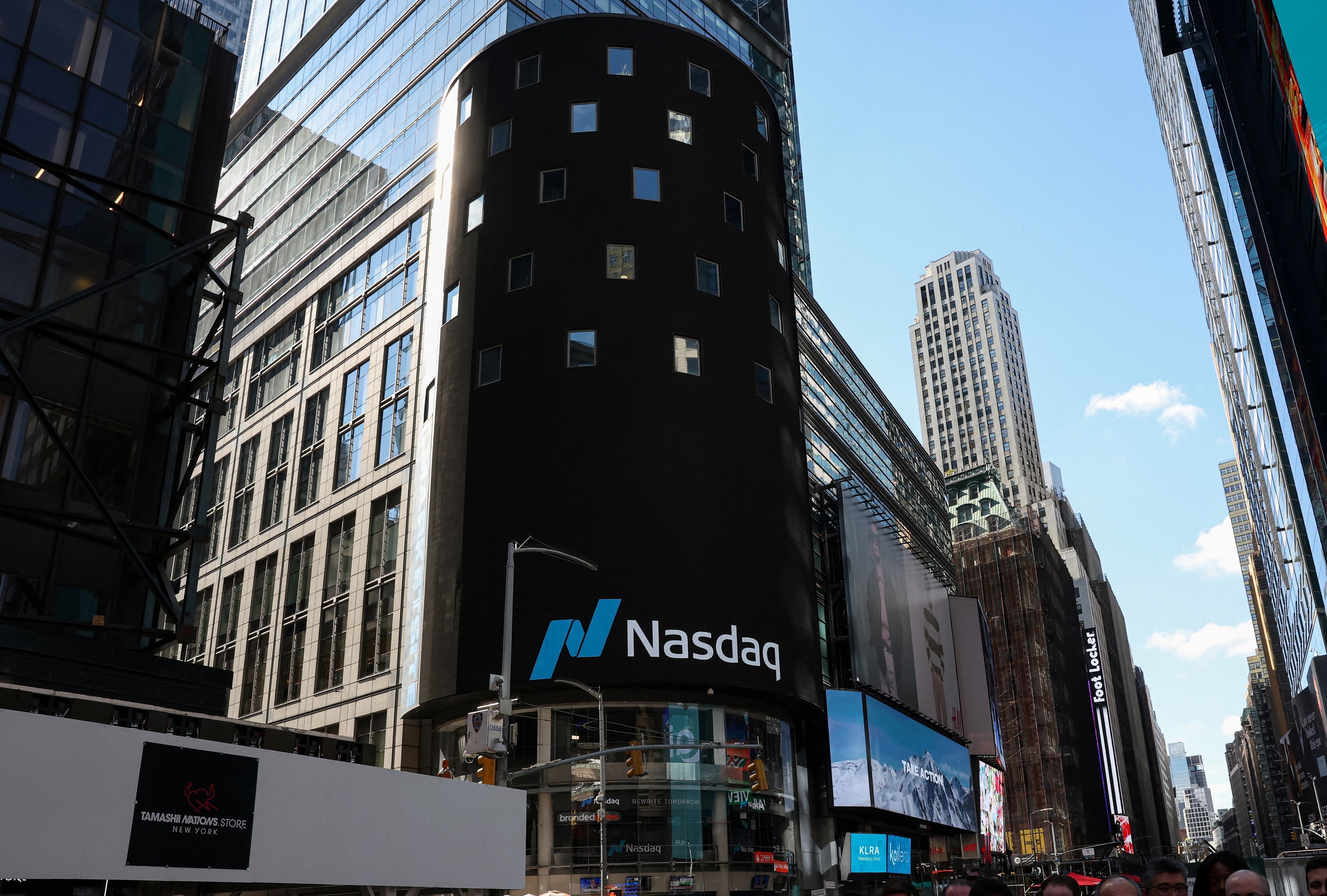 Rali da IA atrai capital global e pressiona fluxo para bitcoin
