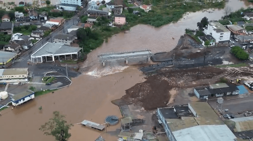 Nível do rio sobe novamente e acende alerta de tragédia em Lajeado no RS