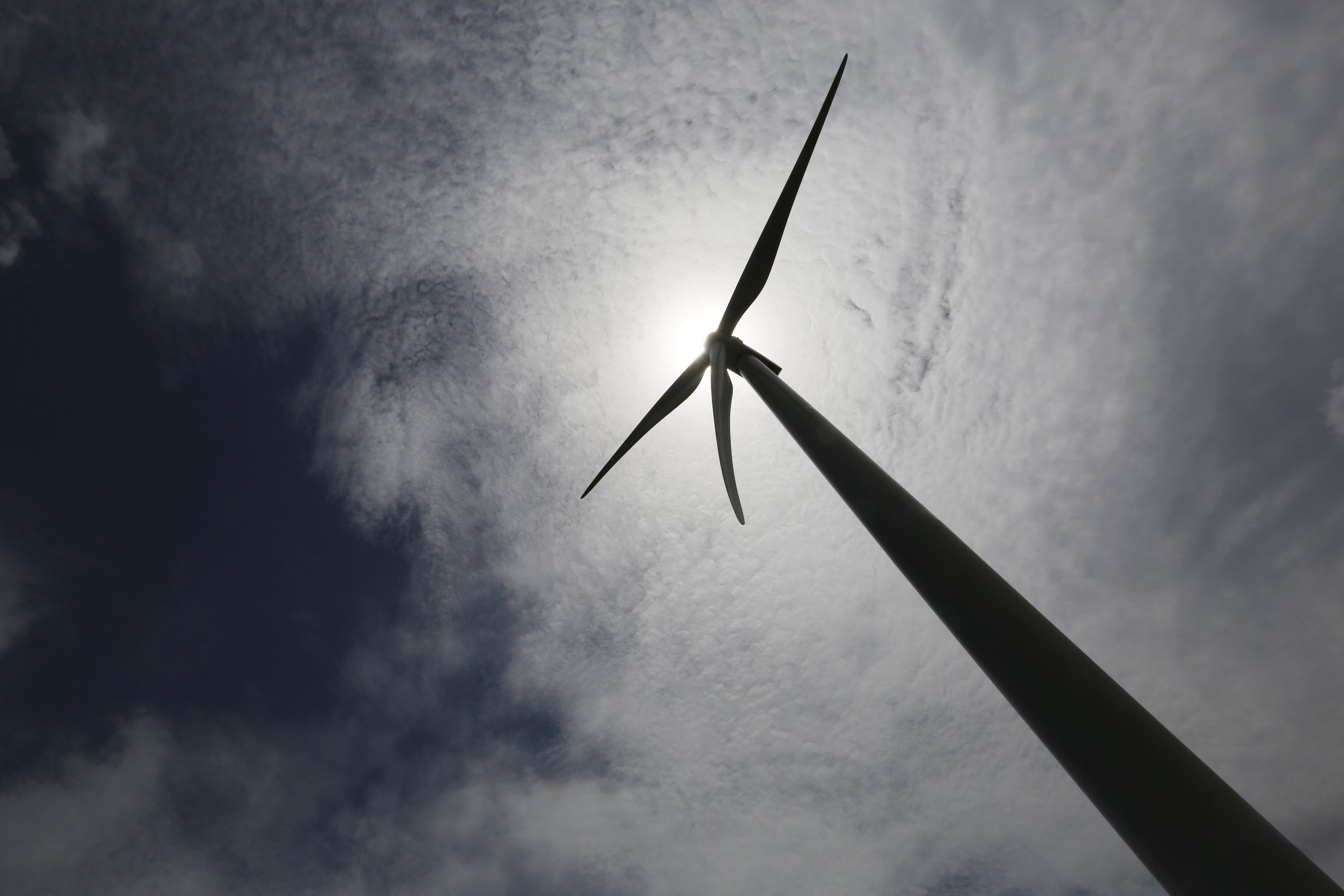 Atlas congela US$ 1 bi em investimentos em energias renováveis no Brasil