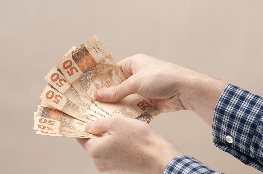Até 15,80% ao ano: 8 títulos para travar taxa alta na renda fixa
