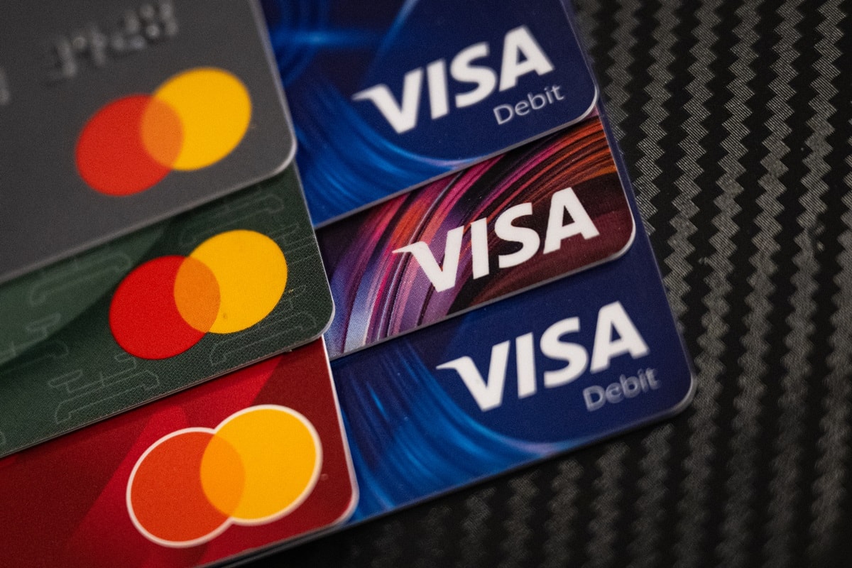 Cuba suspende transações com Visa e Mastercard após sanções dos EUA