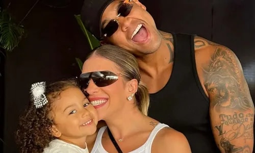 Léo Santana reúne fotos raras em declaração para Lore Improta; veja