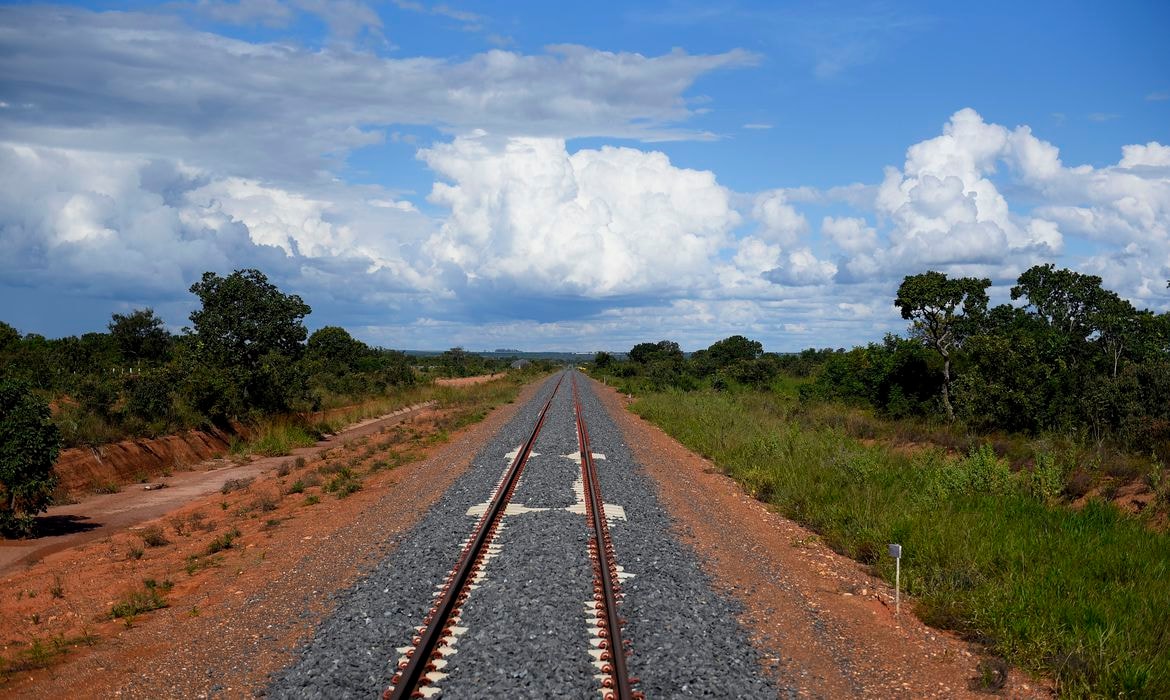 STF valida lei que abre caminho para avanço da Ferrogrão