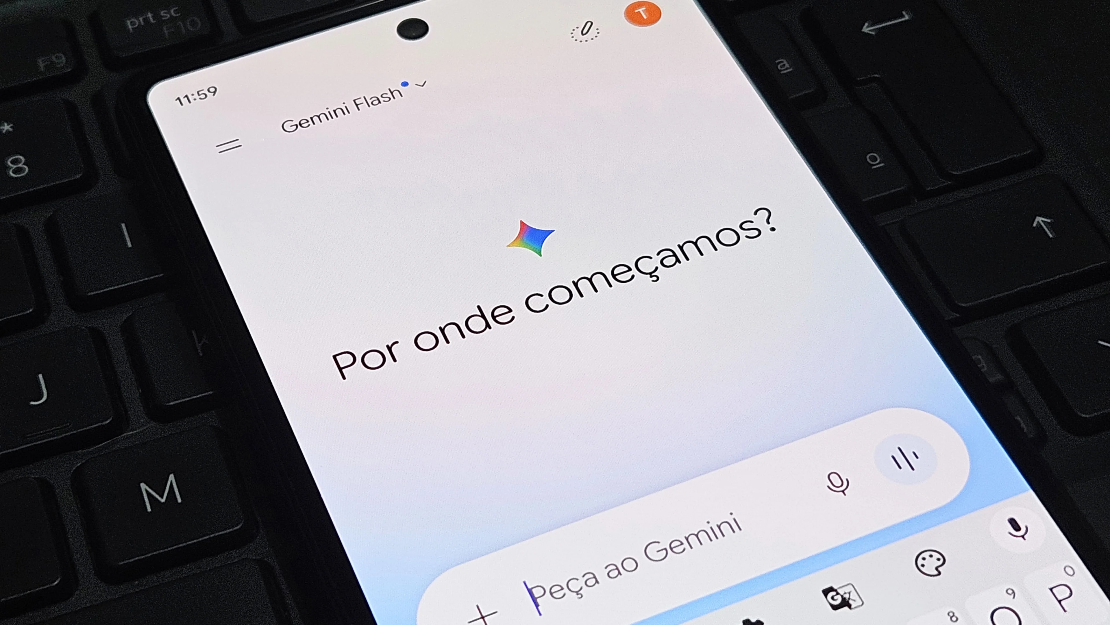Gemini agora clona sua voz em 30 segundos e atua com risos e sussurros