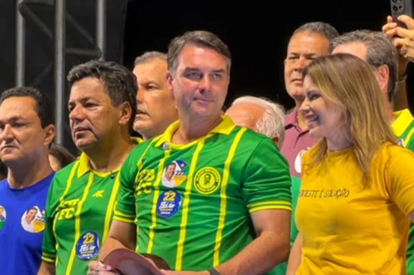 Flávio explora bets para atacar Lula e reduzir rejeição entre as mulheres