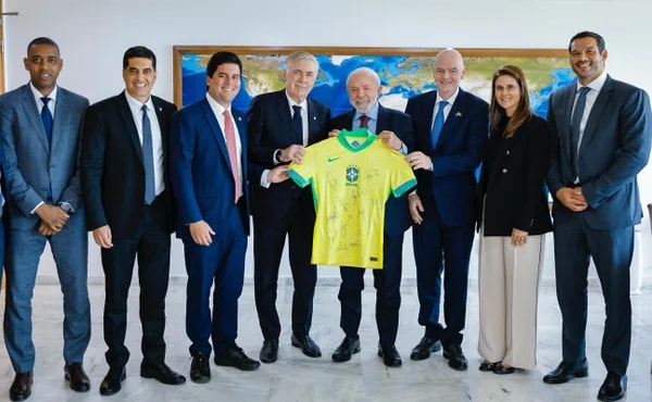Lula sugere programa para ajudar clubes brasileiros endividados