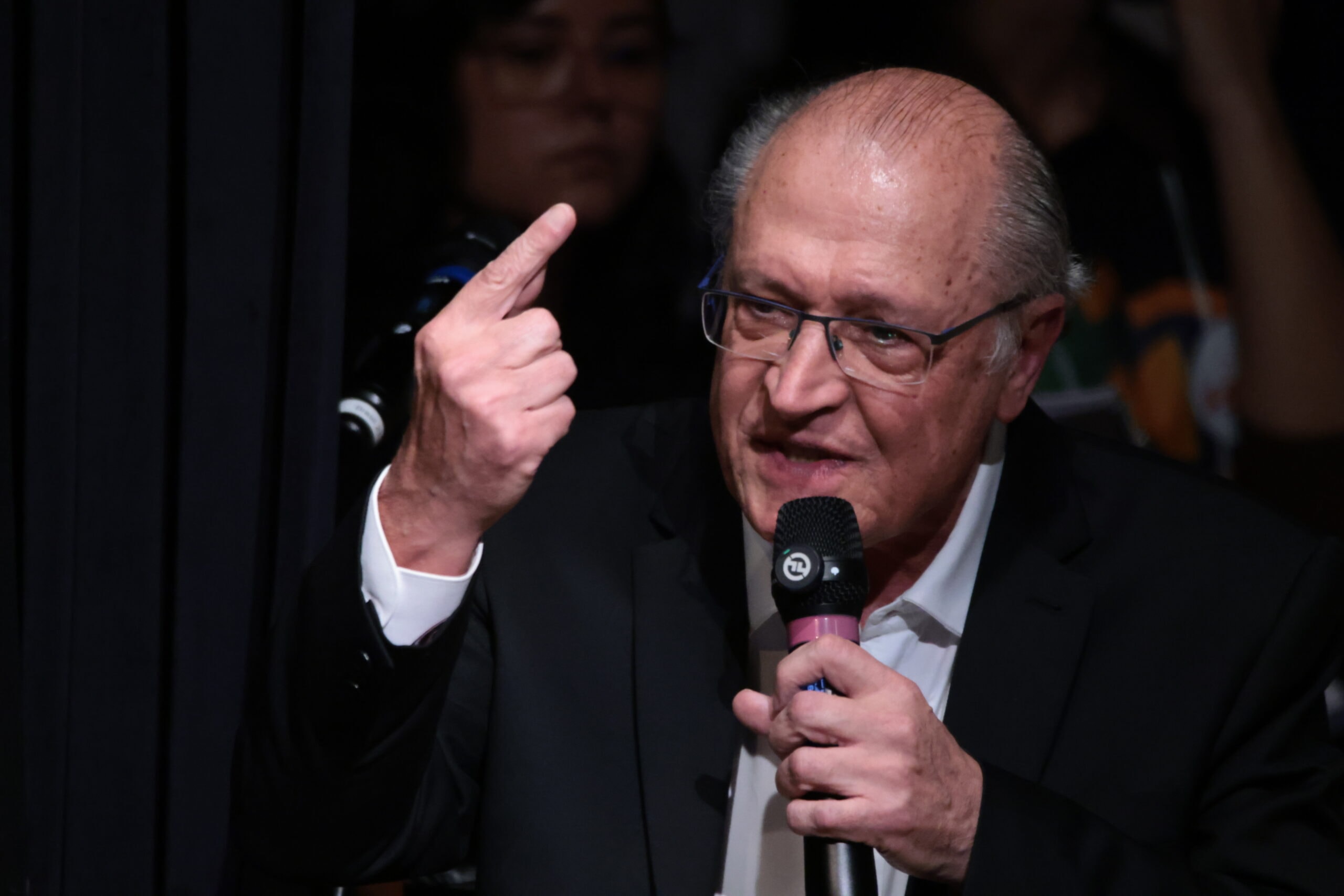 Tarifaço dos EUA: “Momentos difíceis, mas isso passa”, diz Alckmin