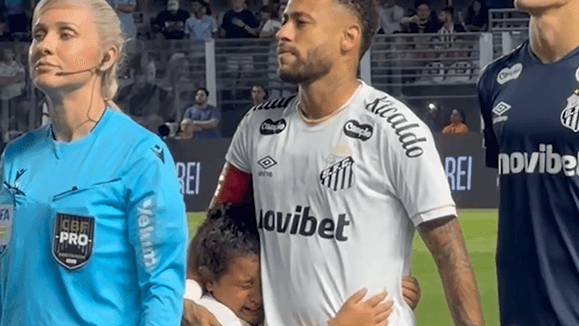 Neymar bebe toda água da garrafa do goleiro Walter e momento viraliza; veja