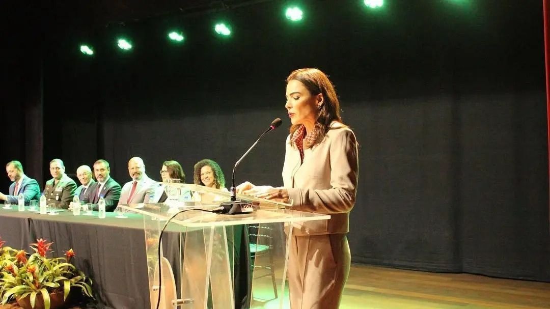 Lula parabeniza diretor da PF por revogar credenciais de agente dos EUA