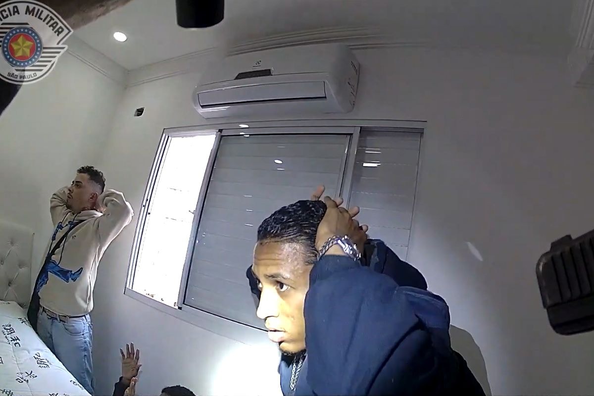 Bodycams mostram PMs matarem jovem rendido e com mãos à mostra em SP