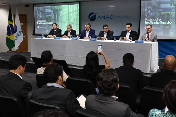 Passageiros arruaceiros serão proibidos de voar; multas vão até R$ 17 mil