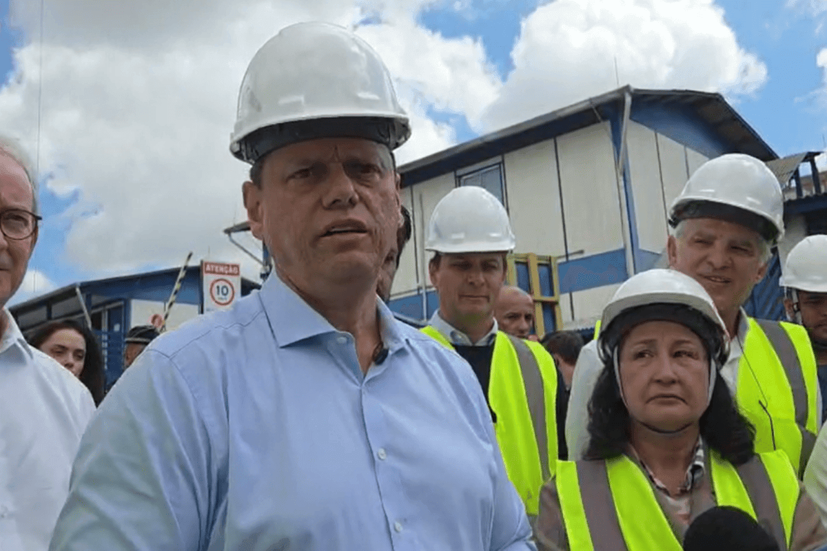 Tarcísio sobre casos Moraes e Dark Horse: "Precisa passar Brasil a limpo"
