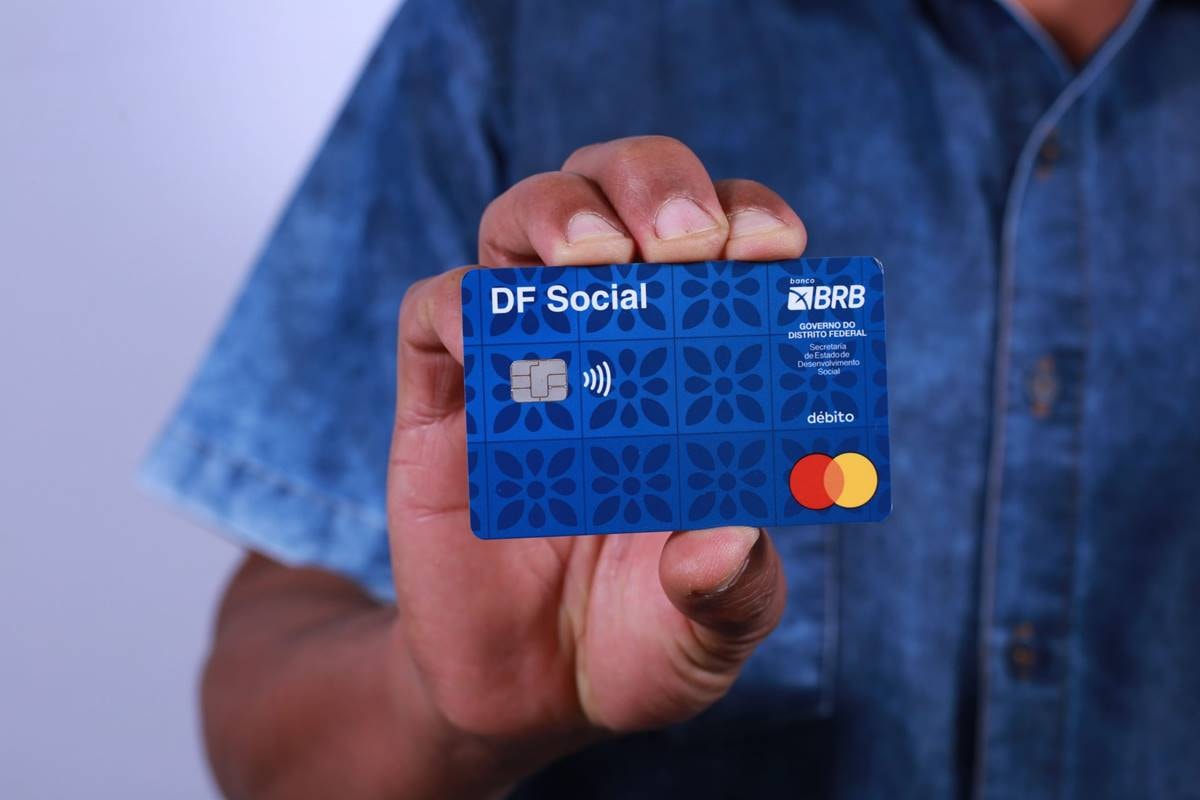 Projeto quer derrubar revisão de programas sociais na tesourada do GDF