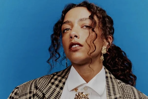 Alice Carvalho sobre rumores de affair com Anitta: “Minha intimidade”