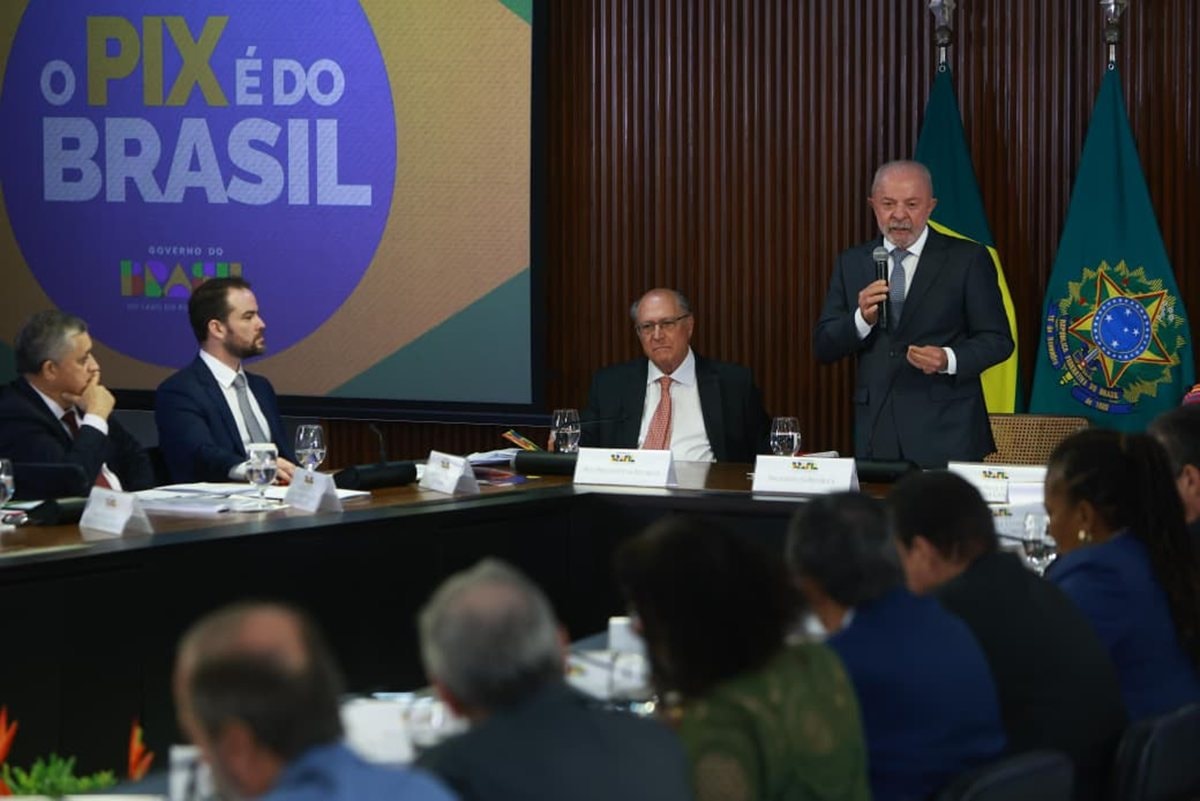 "Fui pego de surpresa", admite Lula sobre novo tarifaço de Trump