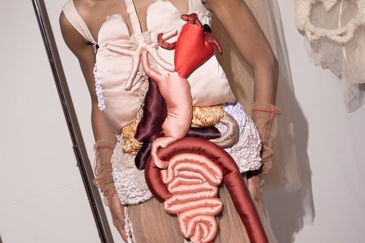 Met Gala 2026: conheça a única estilista brasileira na exposição