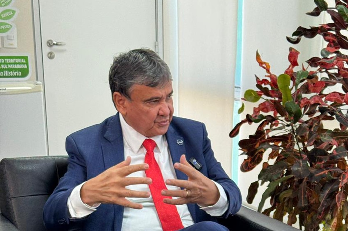 Coordenador da campanha de Lula diz que Flávio “engoliu” Zema e Caiado