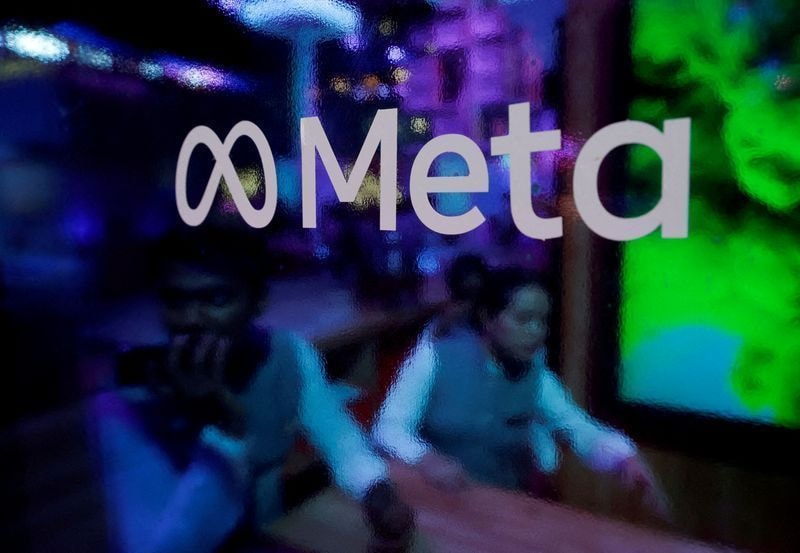 TSE ouve Meta e campanhas sobre igualdade em tratamento de Flávio e Lula