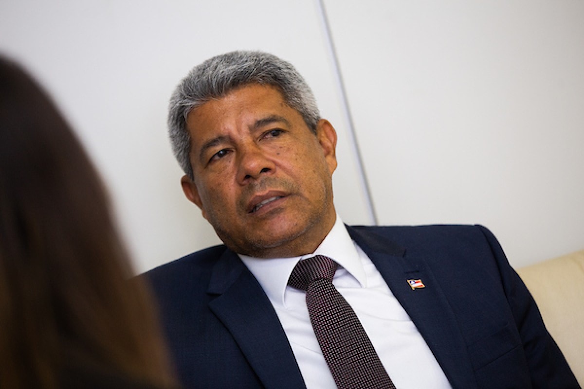Governador da Bahia se manifesta após prédio desabar em Salvador