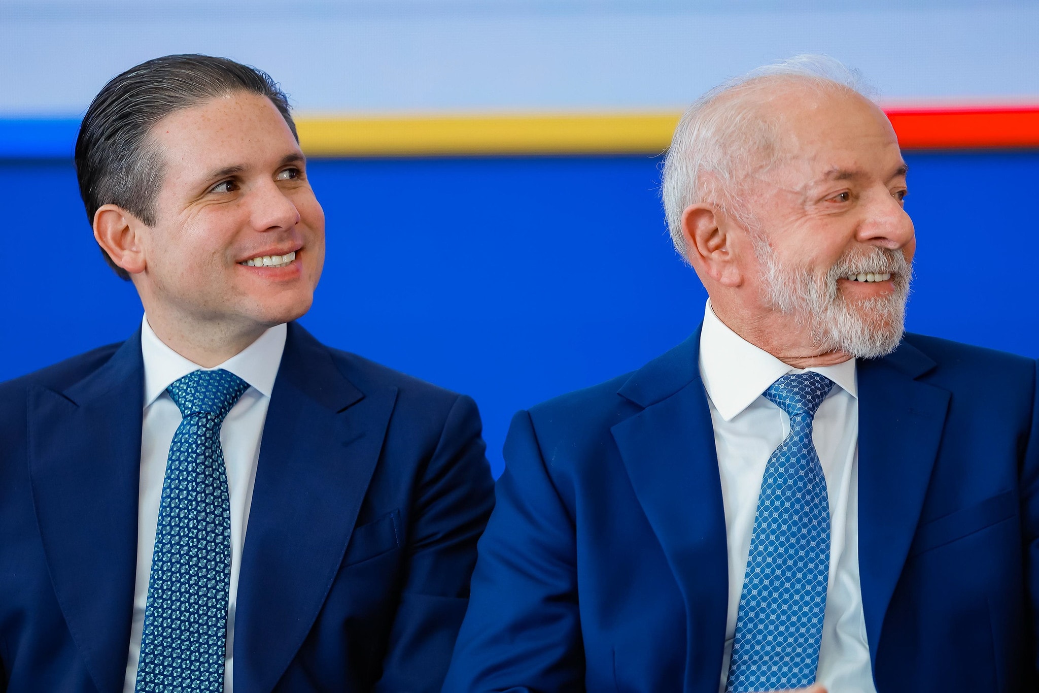 Motta vai com Lula ao RN em meio à pressão sobre taxa das blusinhas