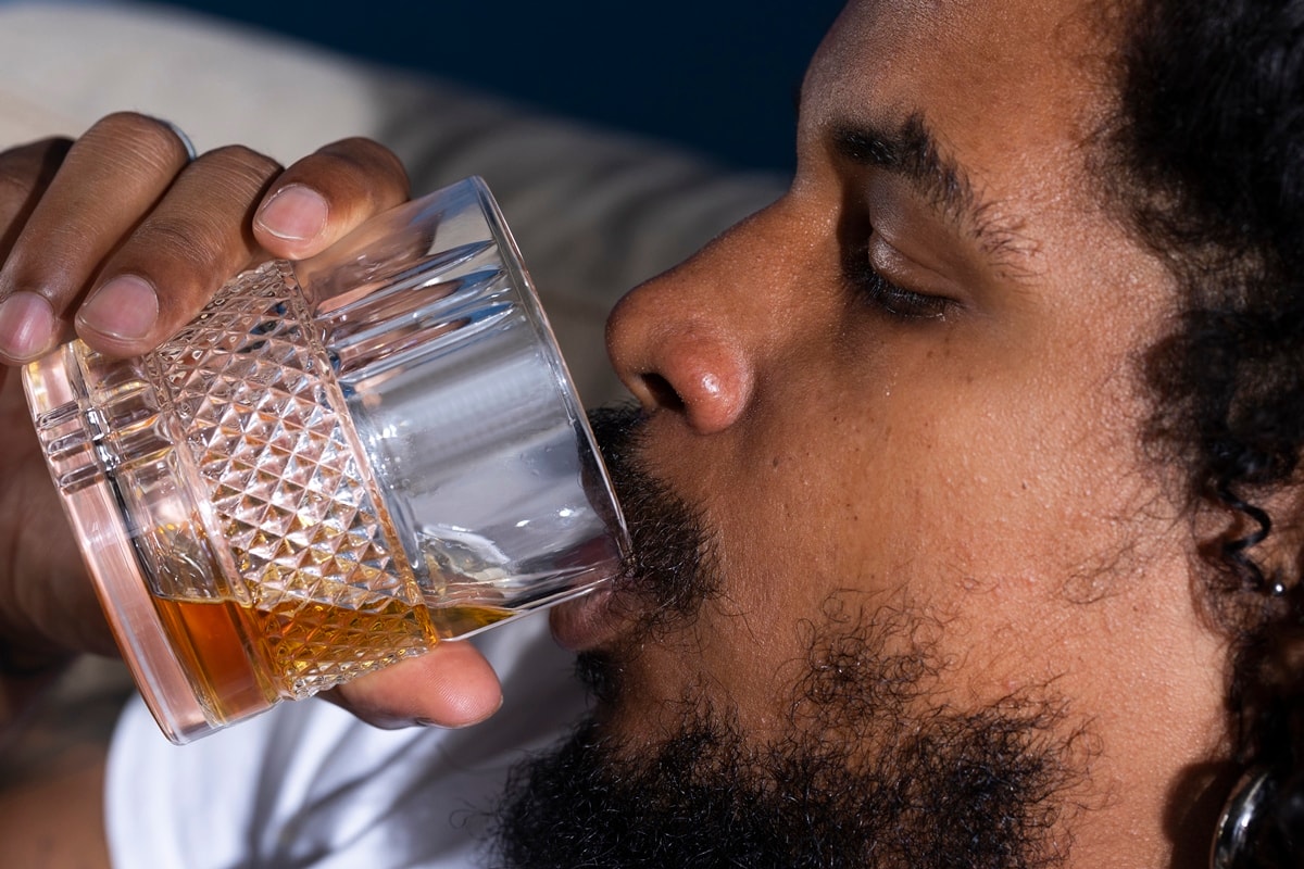 Pequenas doses de álcool podem alterar funções cerebrais, diz estudo