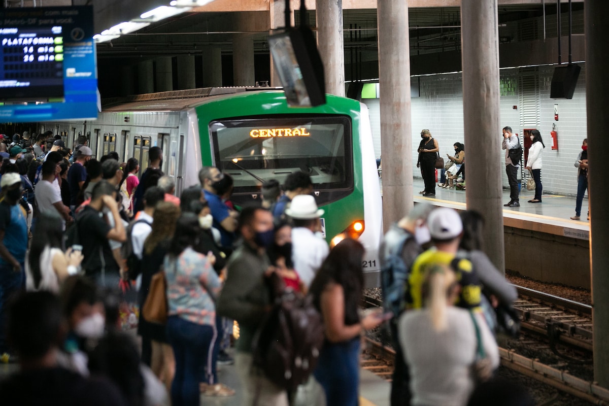 Devido à greve dos rodoviários, Metrô-DF estenderá horário de pico nesta 2ª