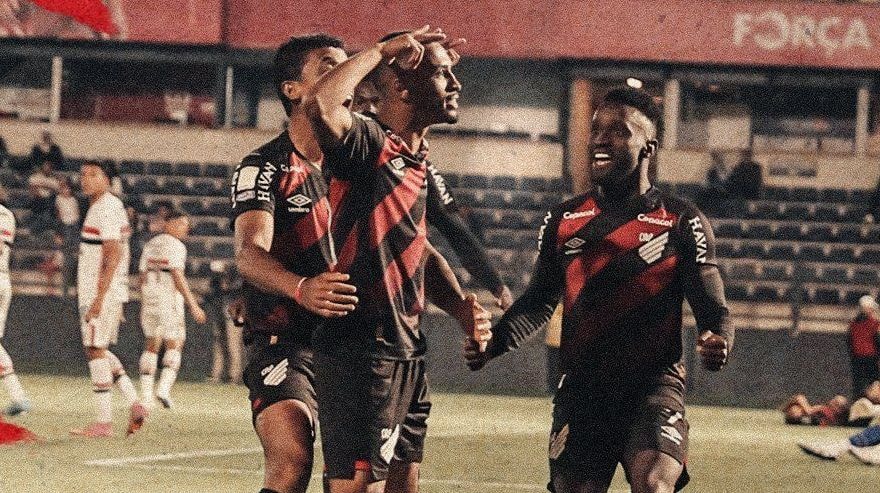 Dorival desabafa sobre crise do São Paulo e faz comparação com Corinthians