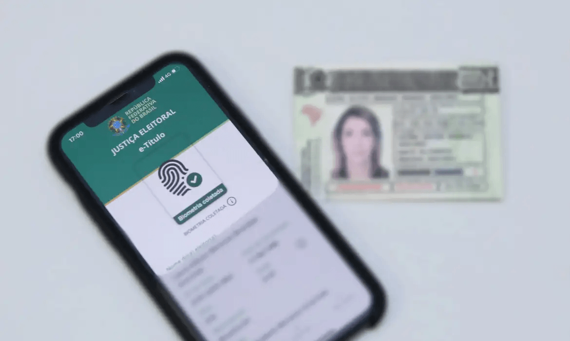 Eleitores podem pedir voto em trânsito a partir de hoje; veja como alterar