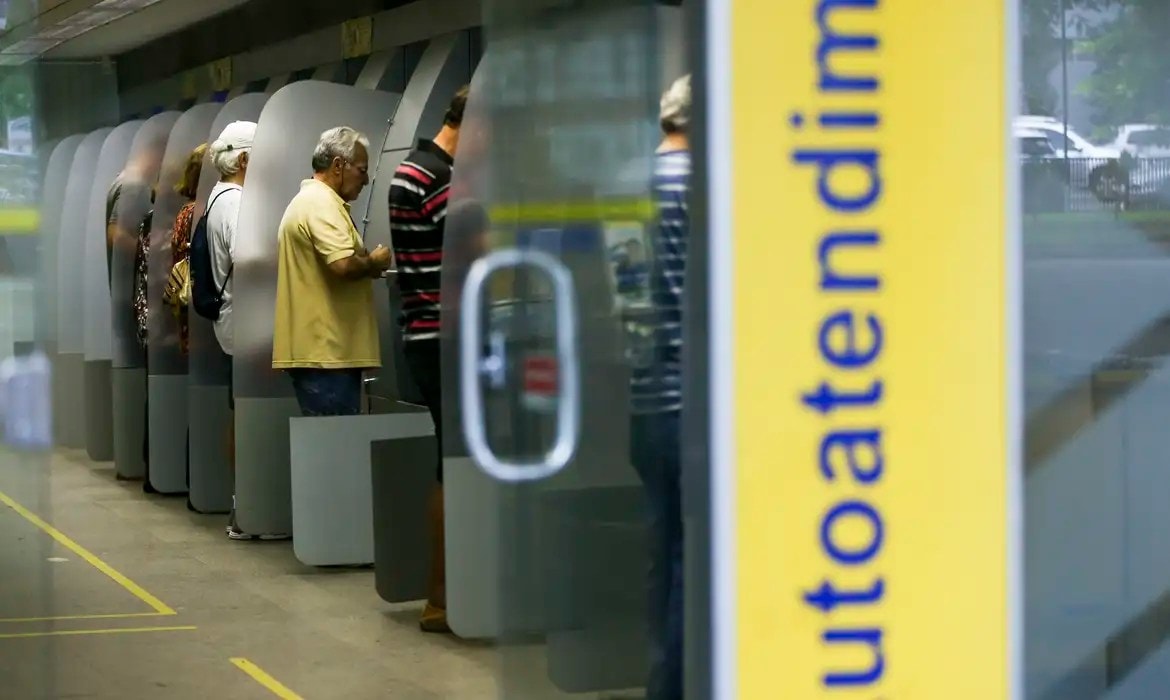 Banco do Brasil (BBAS3) reduz projeção de lucro para R$ 18 bi a R$ 22 bi em 2026