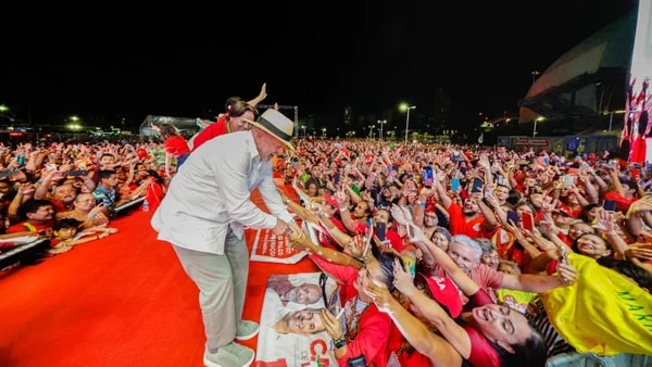 Campanha de Lula define estratégia para tentar atrair voto evangélico