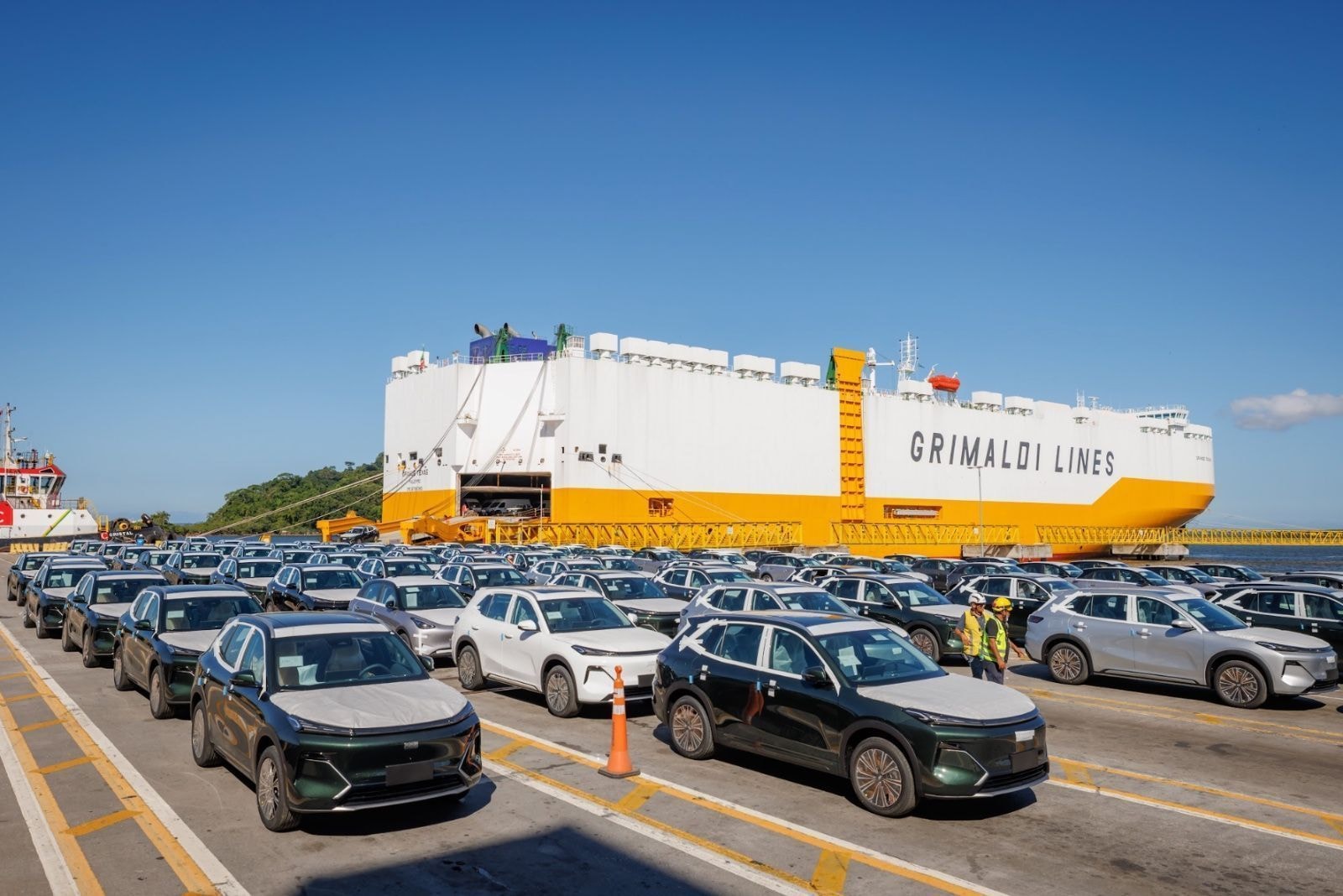 Flagra: Chevrolet Sonic é flagrado sem camuflagem em gravação de comercial