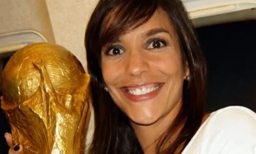 Ivete Sangalo resgata fotos raras e dá recado para Seleção Brasileira