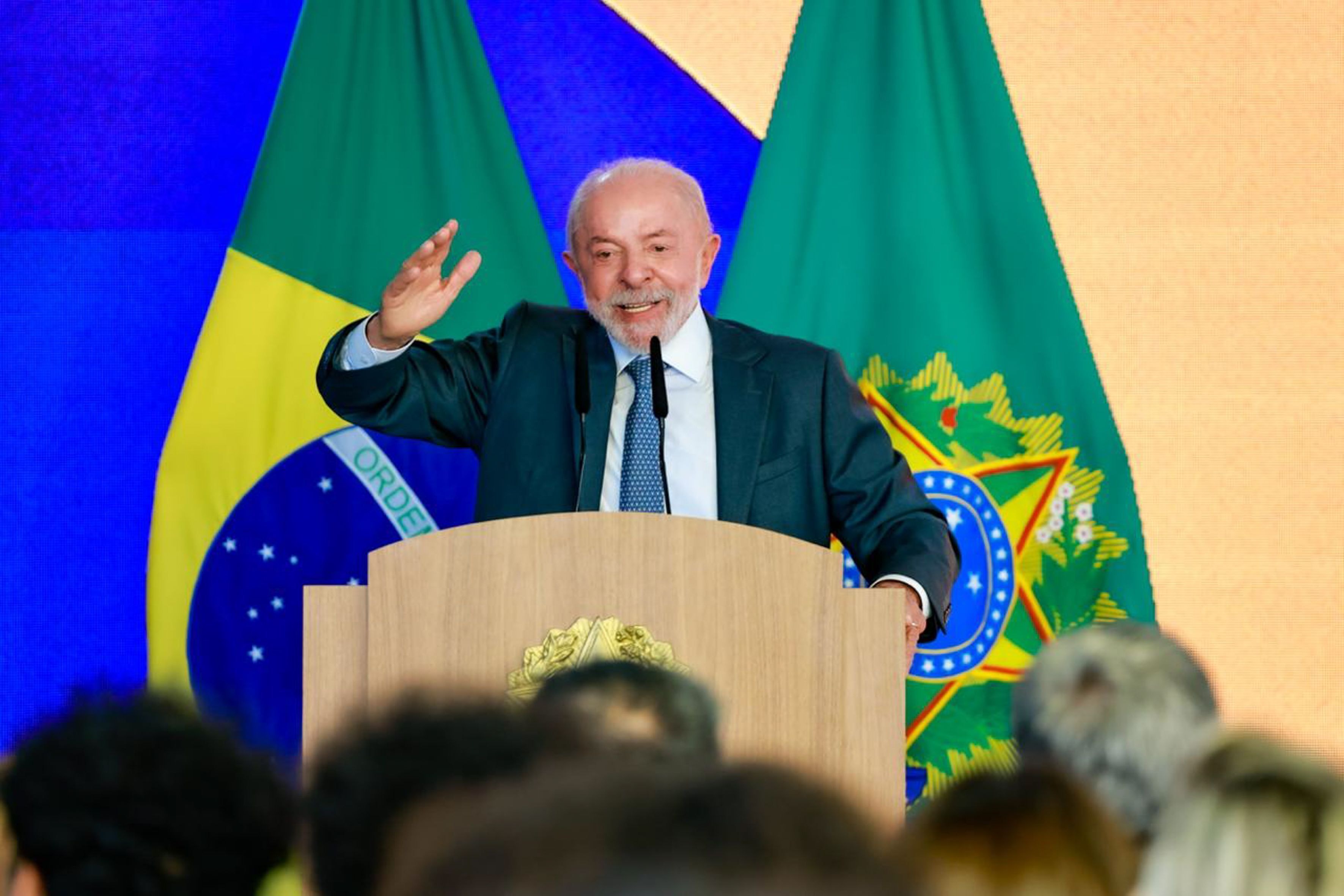 Lula venceu eleições presidenciais em anos terminados em 2 e 6