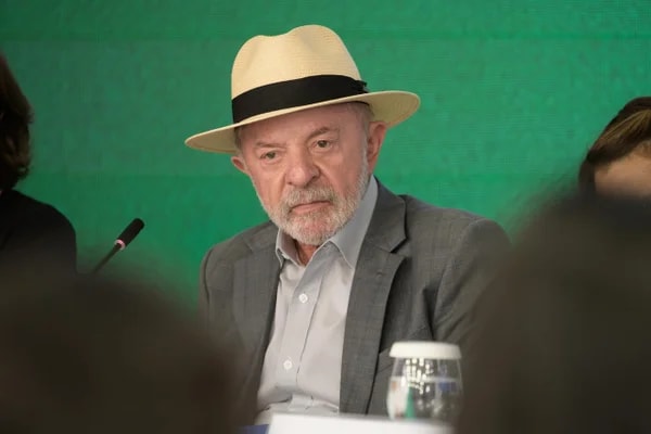 Datafolha: Lula tem 38% no 1º turno; Flávio marca 33%; Cury sobe para 8%