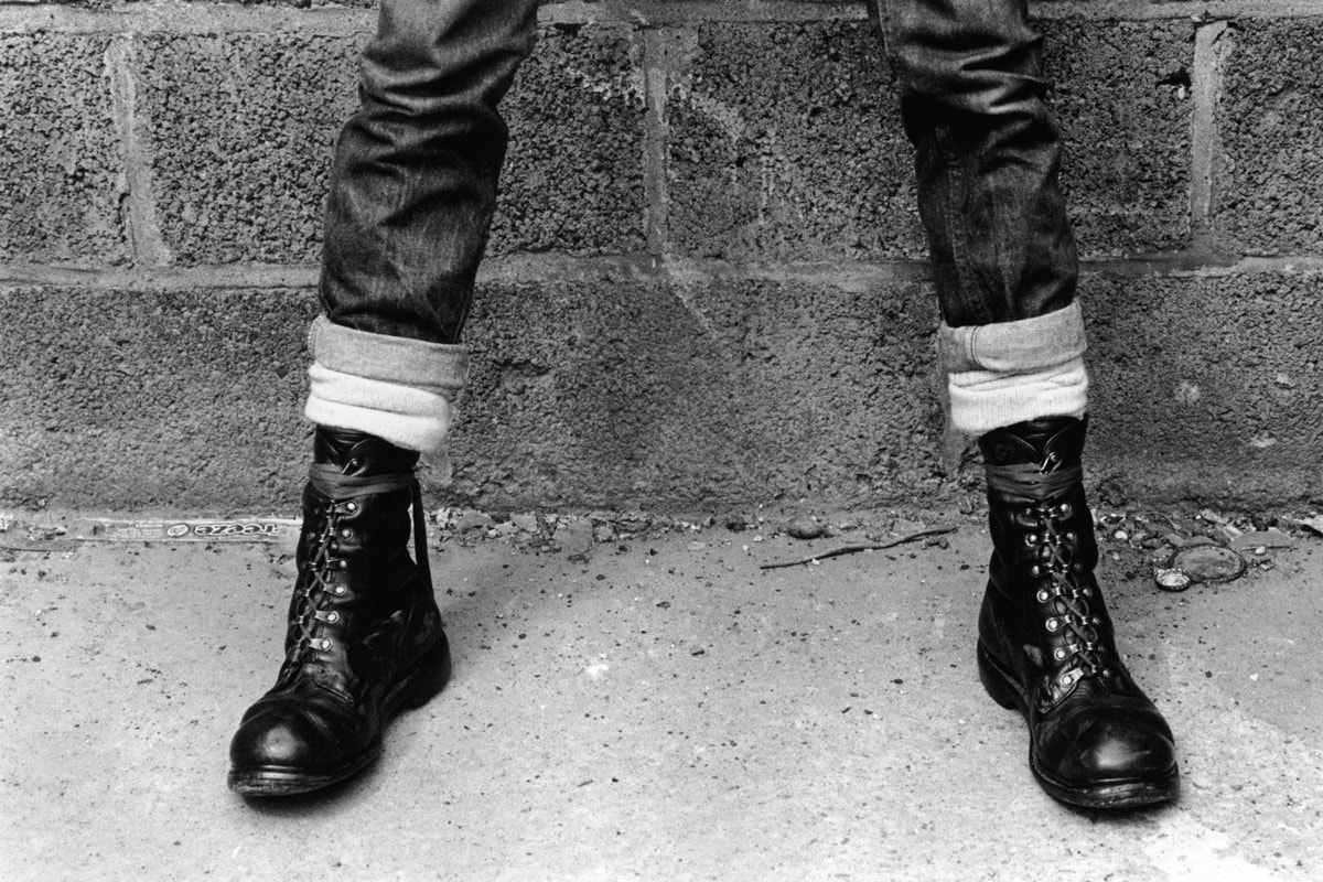Lace code: conheça a comunicação dos punks por meio dos cadarços