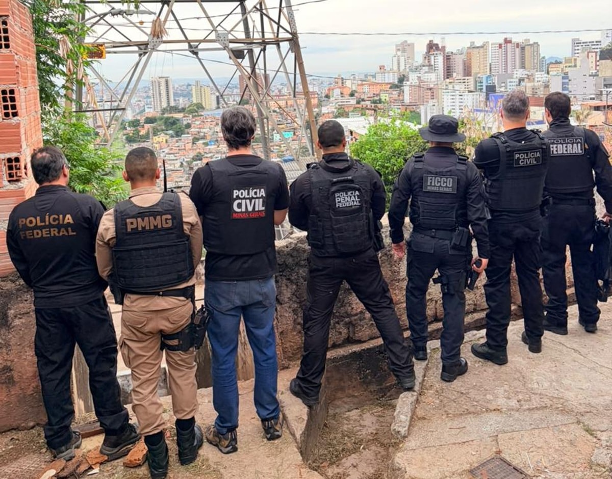 Ação contra tráfico e armas atinge facção no Morro das Pedras, em BH