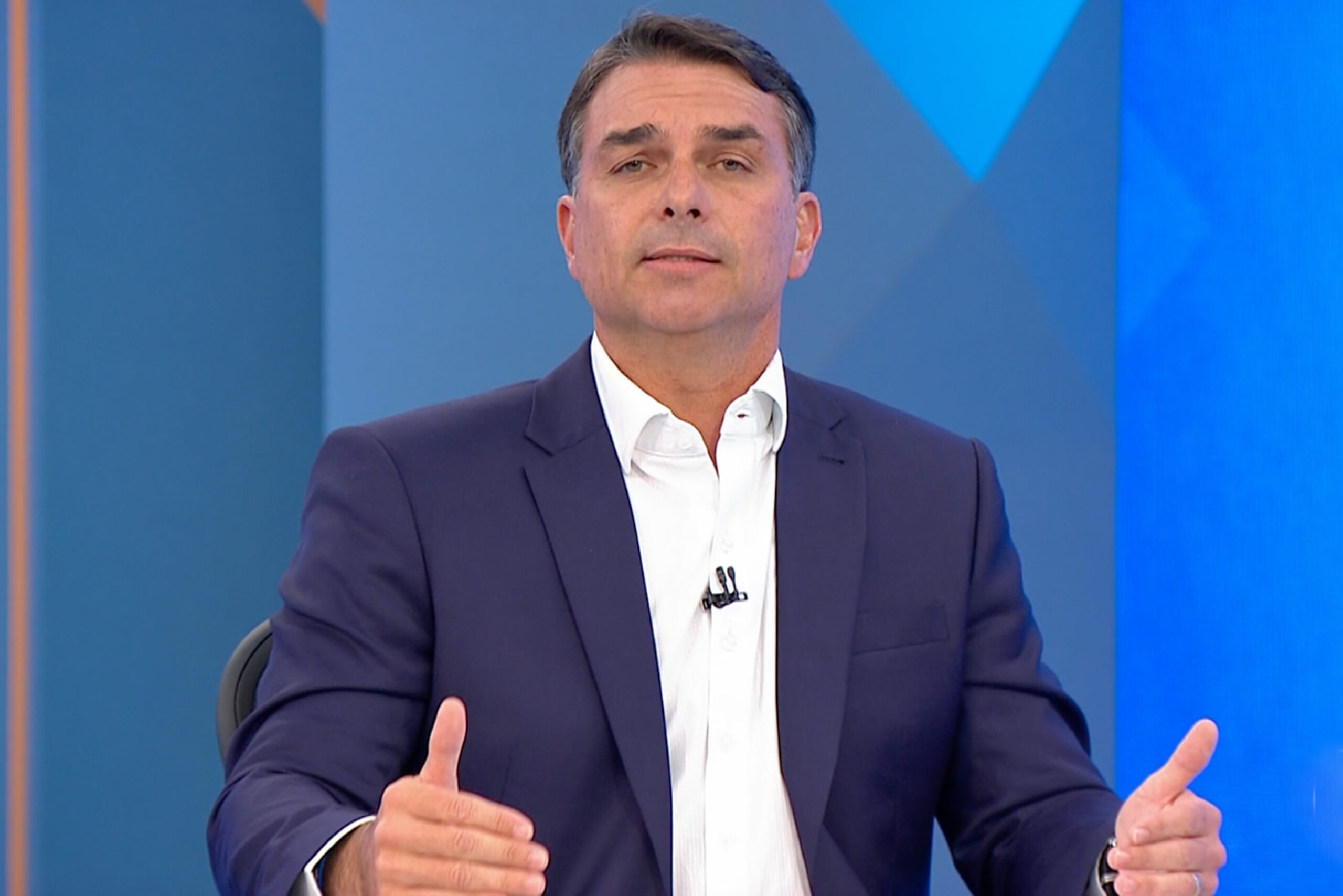 Flávio diz que Lula cometeu “descortesia” com Renata Vasconcellos no JN