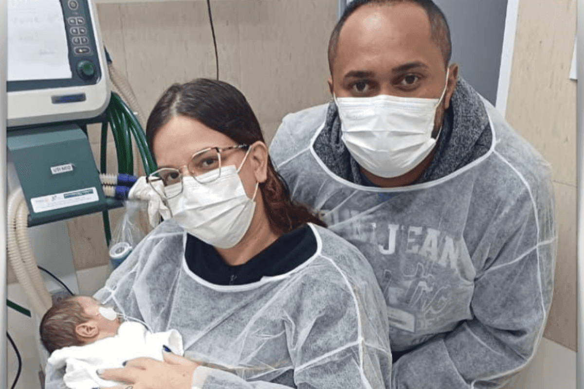 Bebê apresenta sinais vitais horas depois de ser dado como morto
