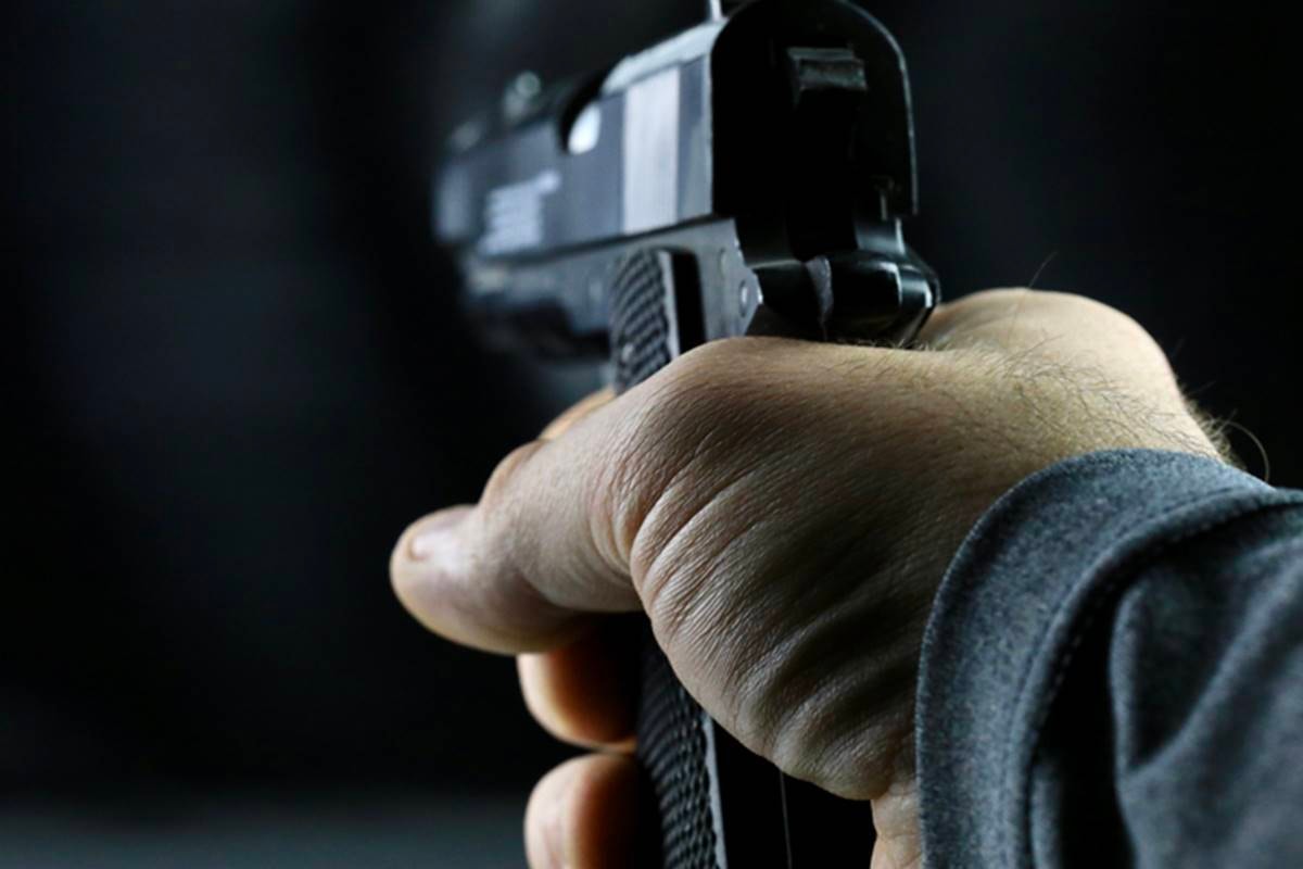 Agente socioeducativa presa após acidente ameaça PMs: "Vou dar tiro"