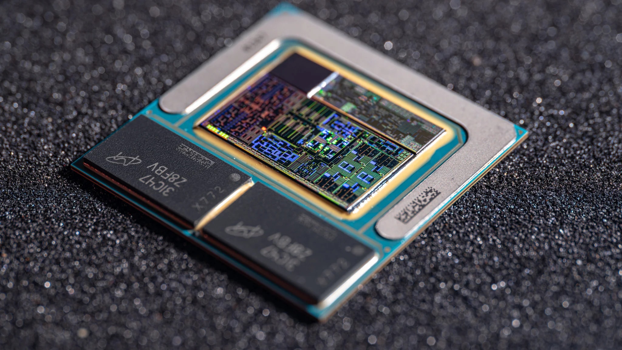 Intel estuda voltar ao mercado de memórias "colando" chip no processador