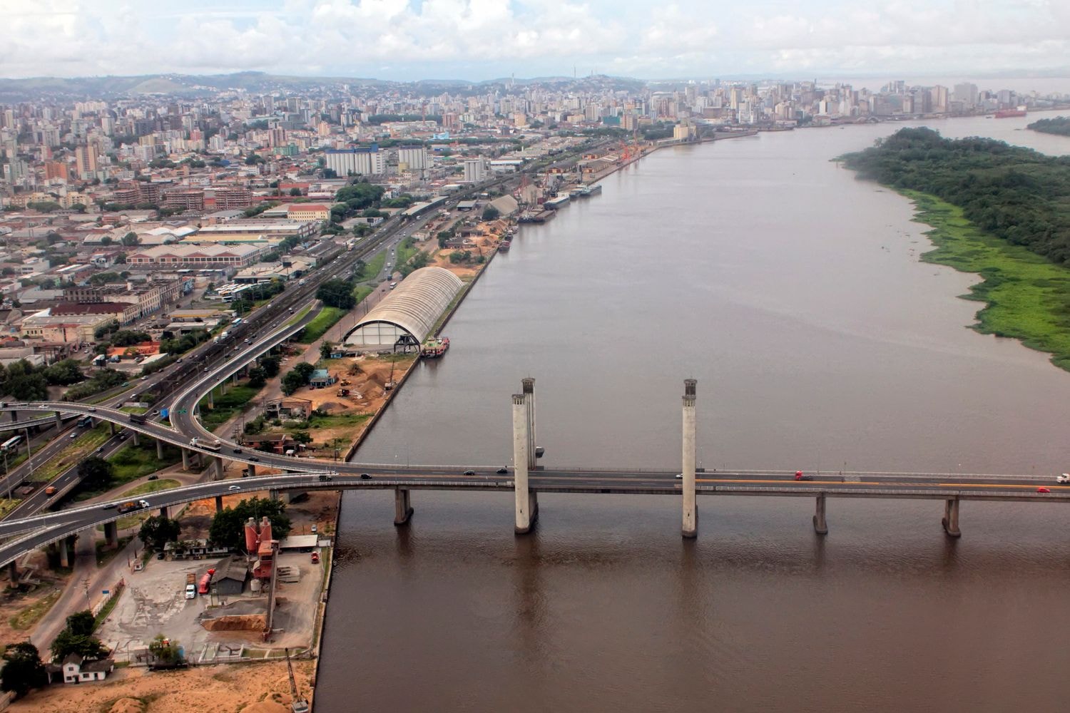 Defesa Civil de Porto Alegre alerta sobre risco de elevação do Guaíba